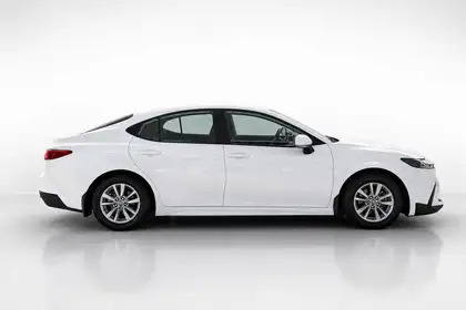 2025 Toyota Camry Sedan — view 4