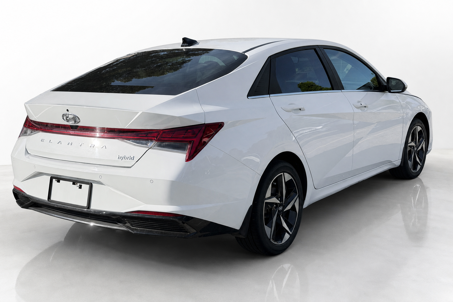 2023 Hyundai Elantra Hybrid — view 4