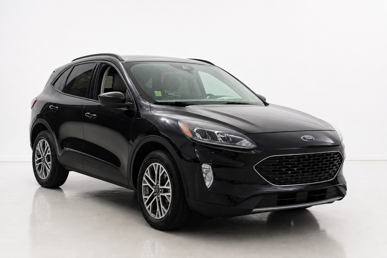 2021 Ford Escape Hybrid — view 3