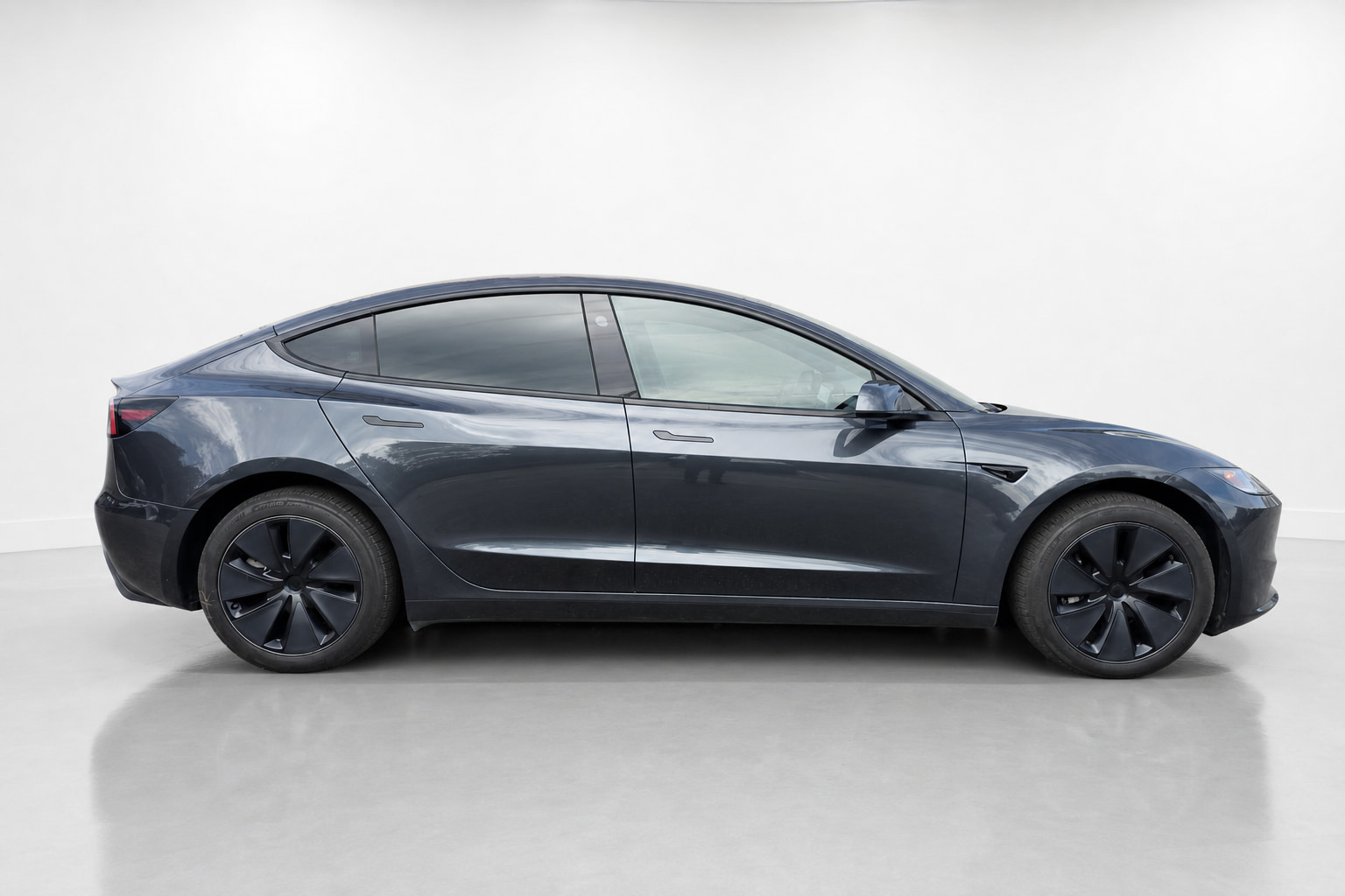 2024 Tesla Model 3 — view 4