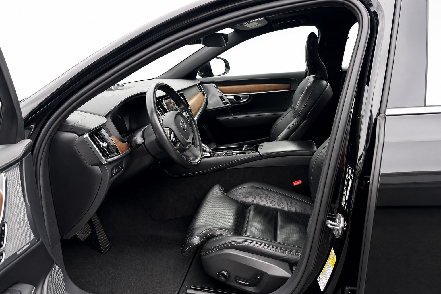 2020 Volvo S90 Plug-in Hybrid — view 12