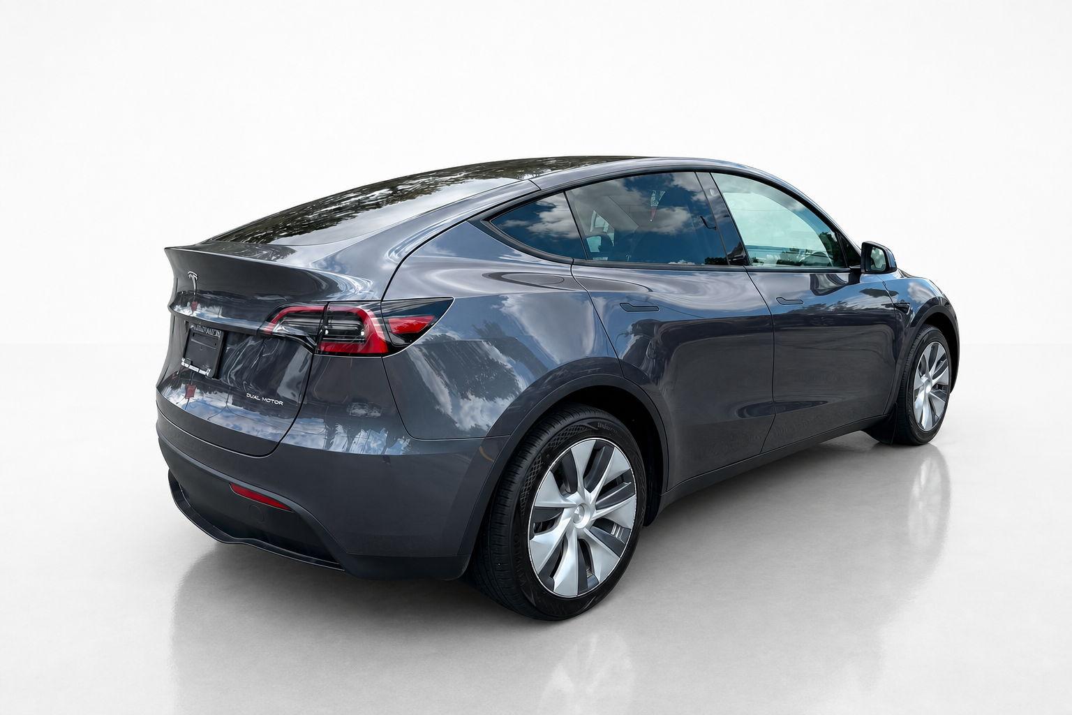 2023 Tesla Model Y — view 5