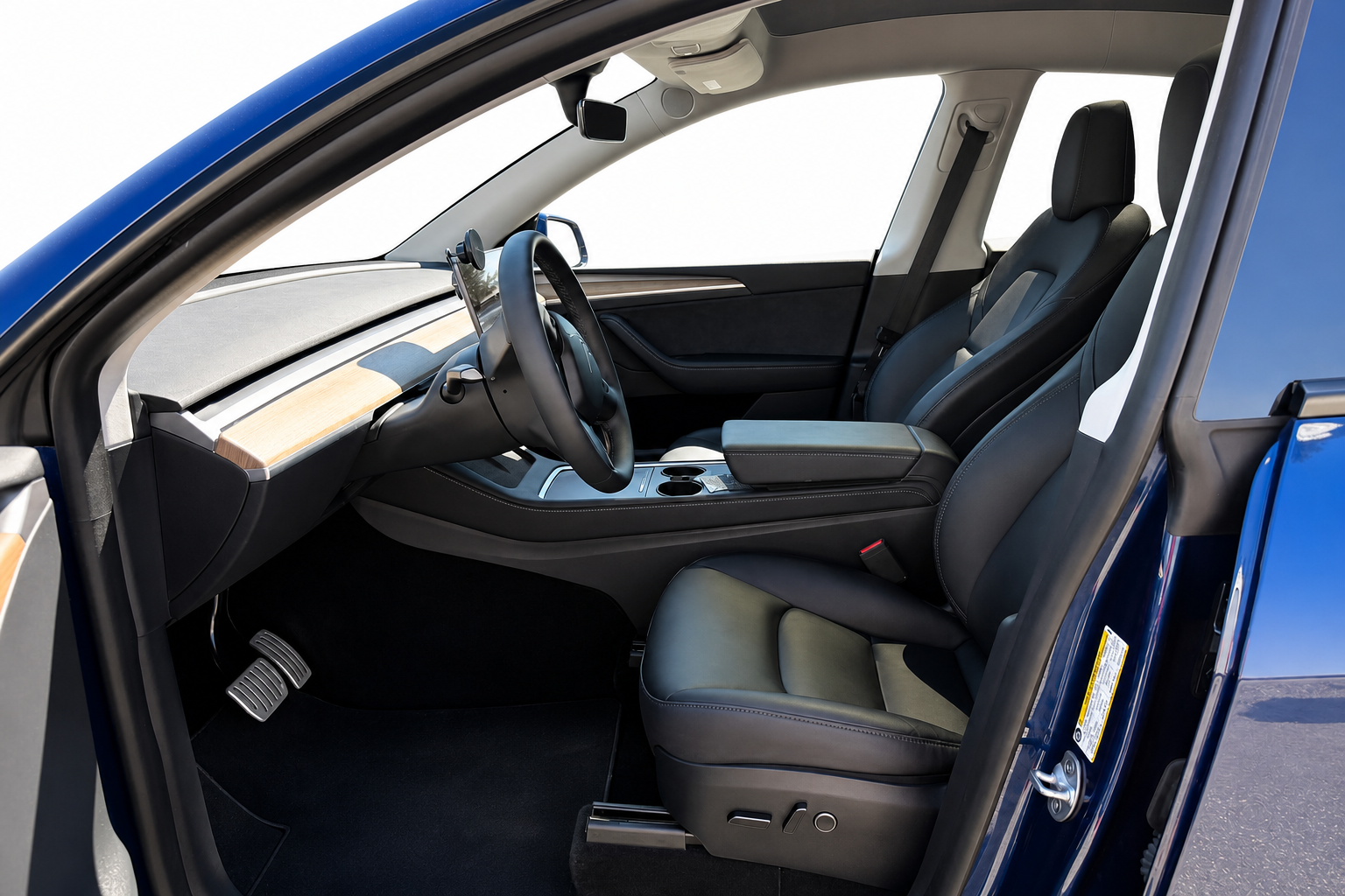 2023 Tesla Model Y — view 10