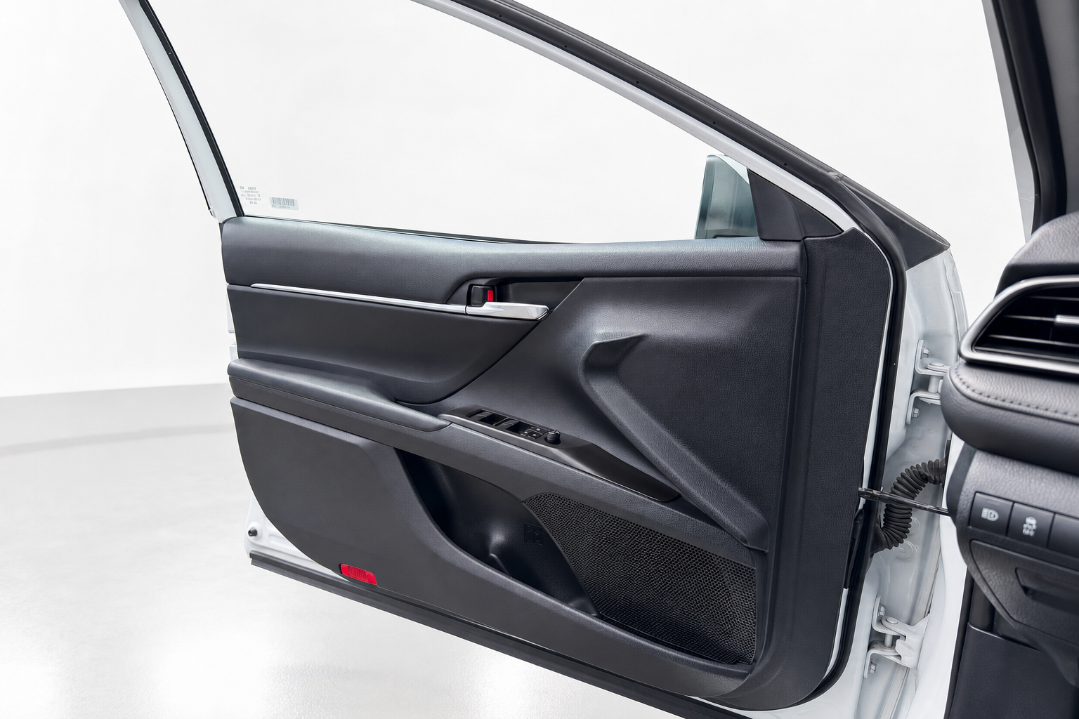 2024 Toyota Camry Hybrid — view 15
