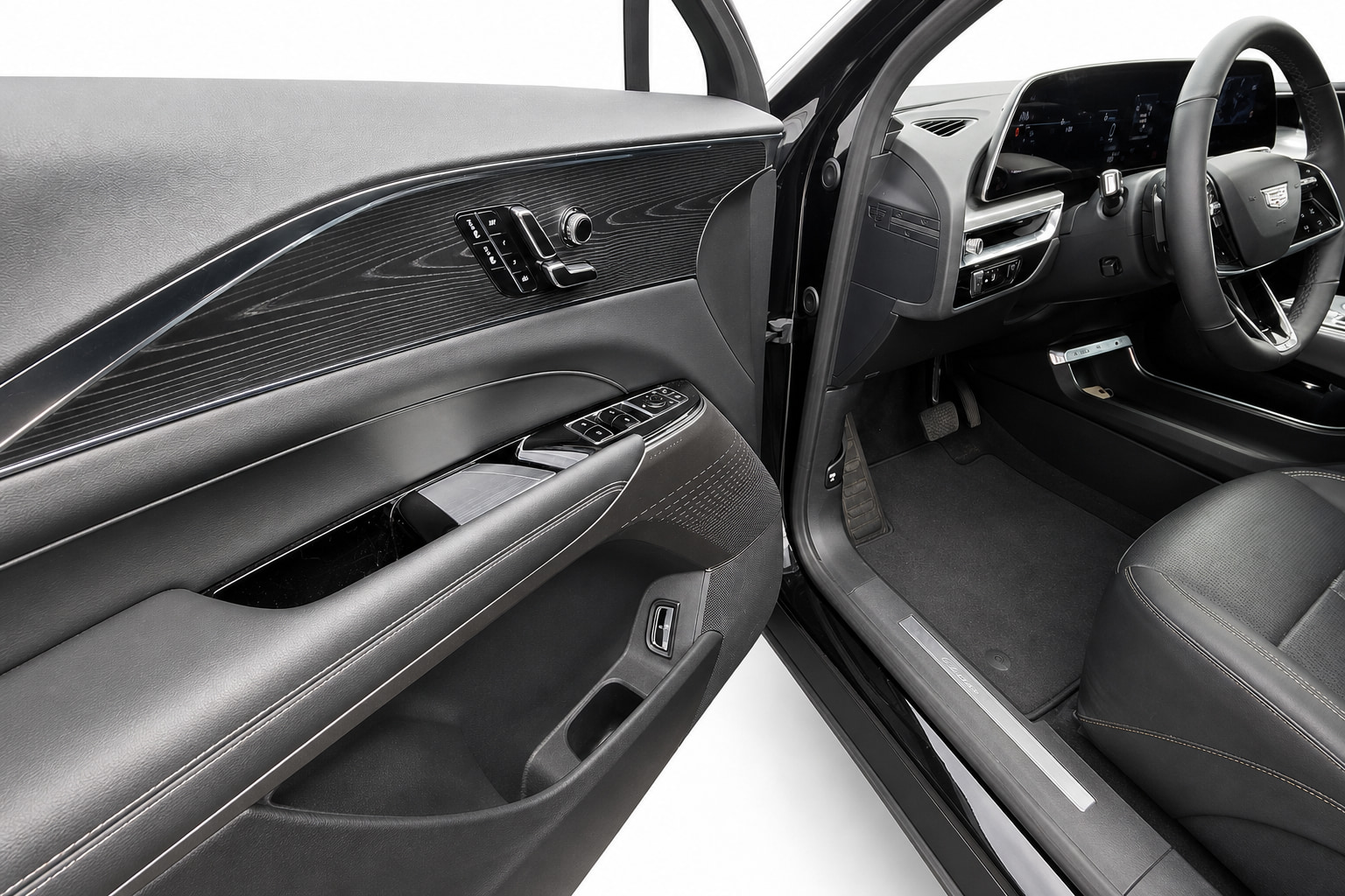2024 Cadillac Lyriq — view 7