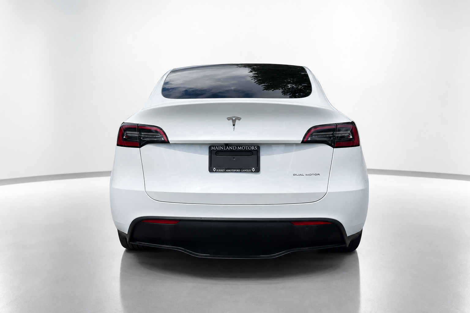 2023 Tesla Model Y — view 5