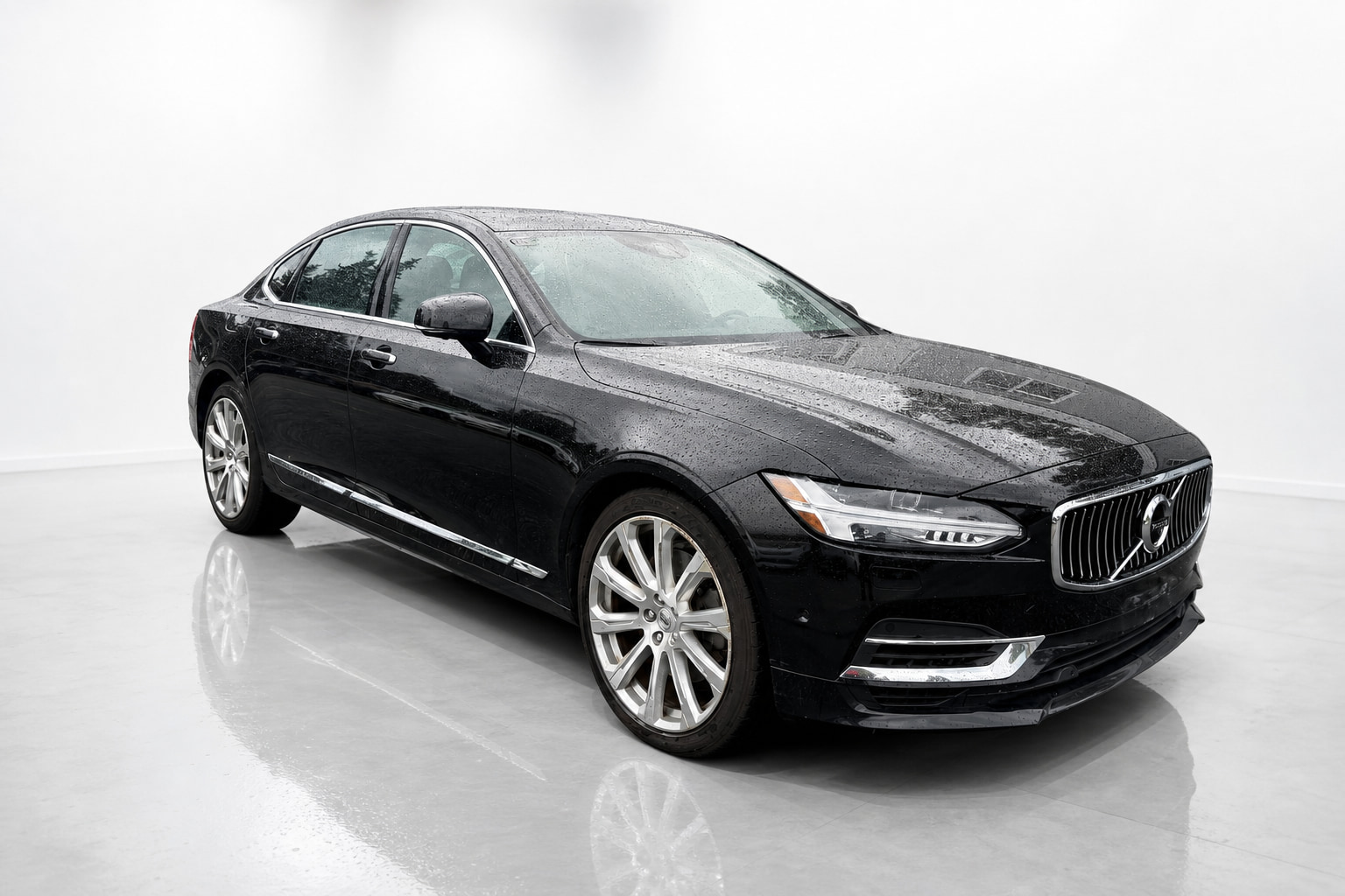 2020 Volvo S90 Plug-in Hybrid — view 4