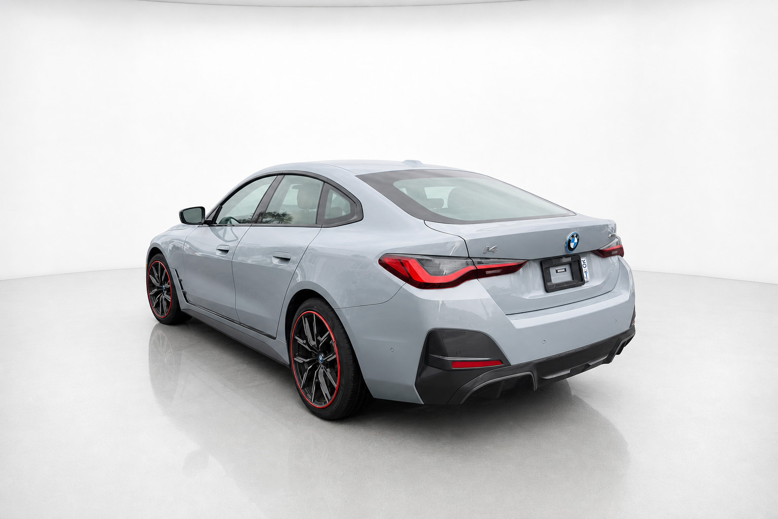 2022 BMW i4 — view 8