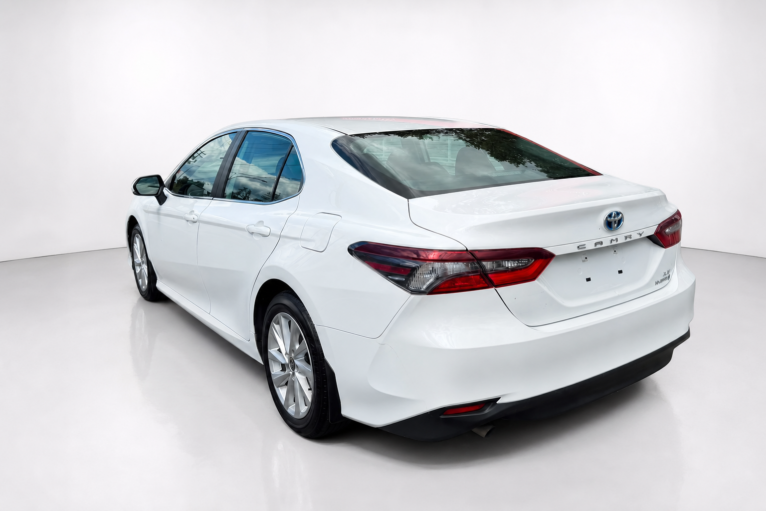 2024 Toyota Camry Hybrid — view 7
