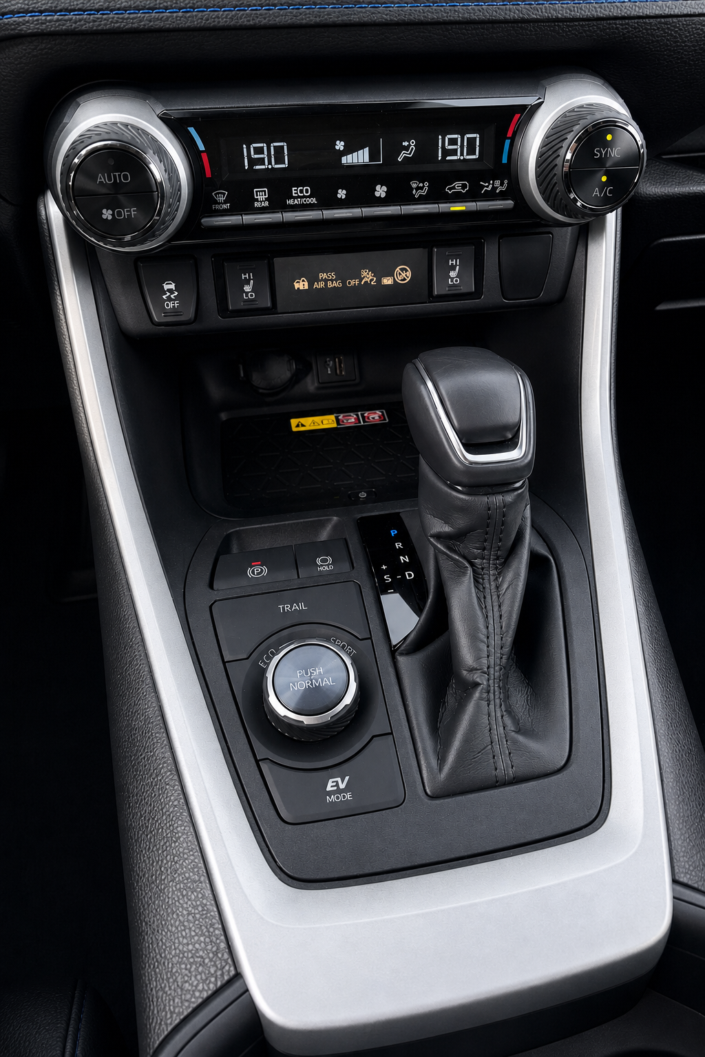 2024 Toyota RAV4 — view 12