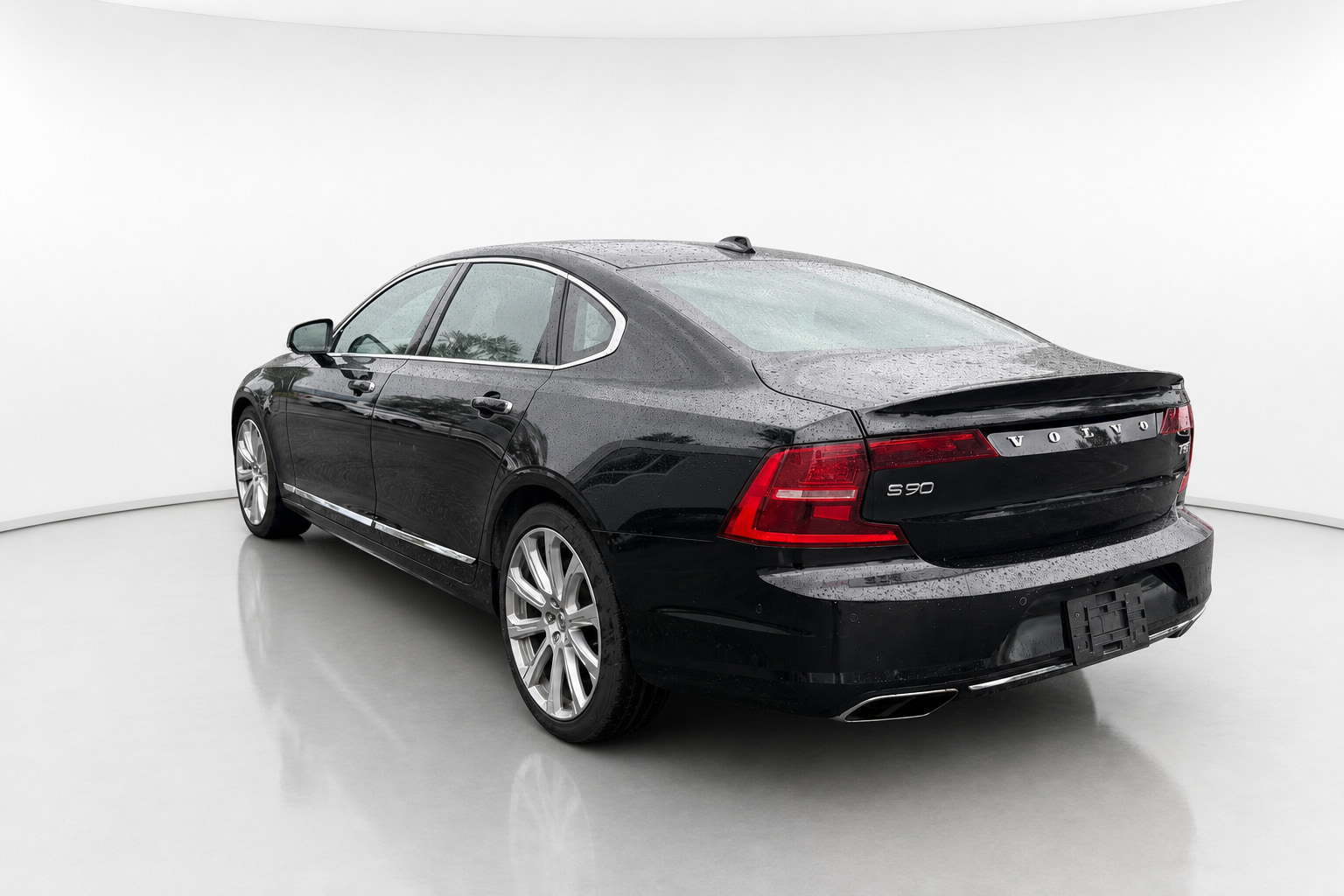 2020 Volvo S90 Plug-in Hybrid — view 6