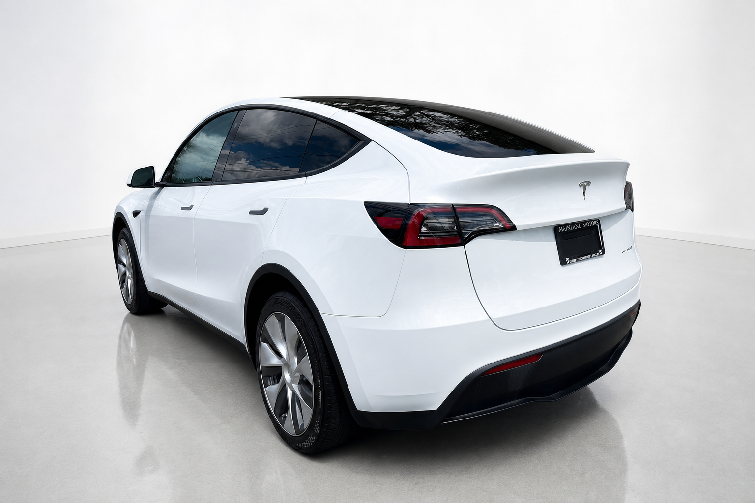 2023 Tesla Model Y — view 6
