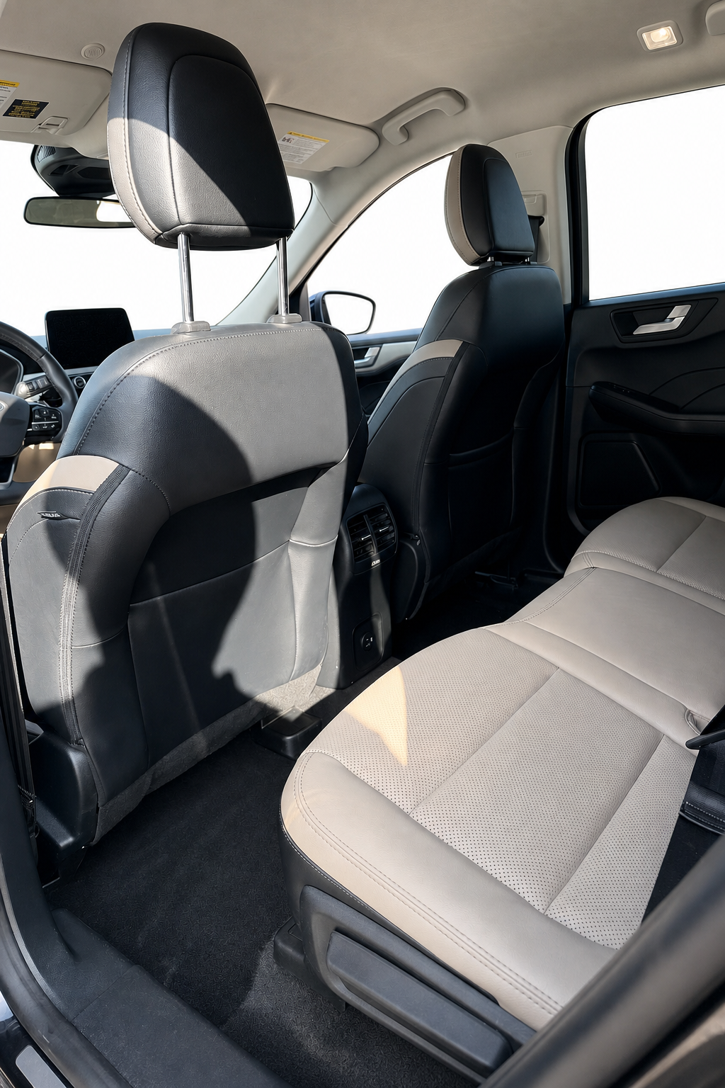 2021 Ford Escape Hybrid — view 12