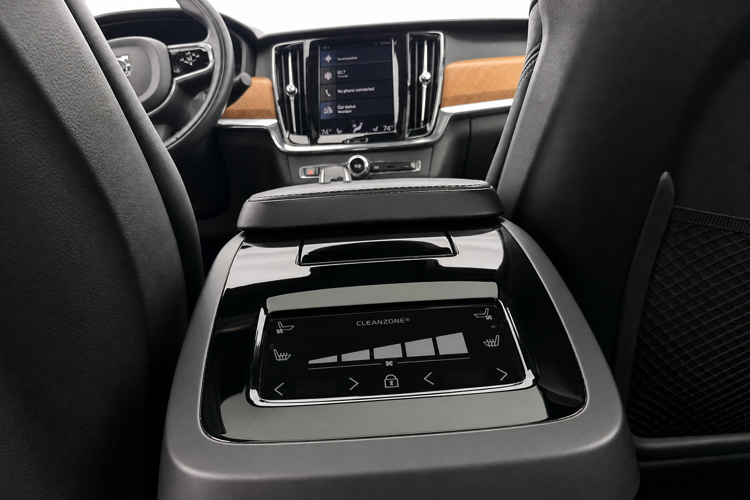 2020 Volvo S90 Plug-in Hybrid — view 13