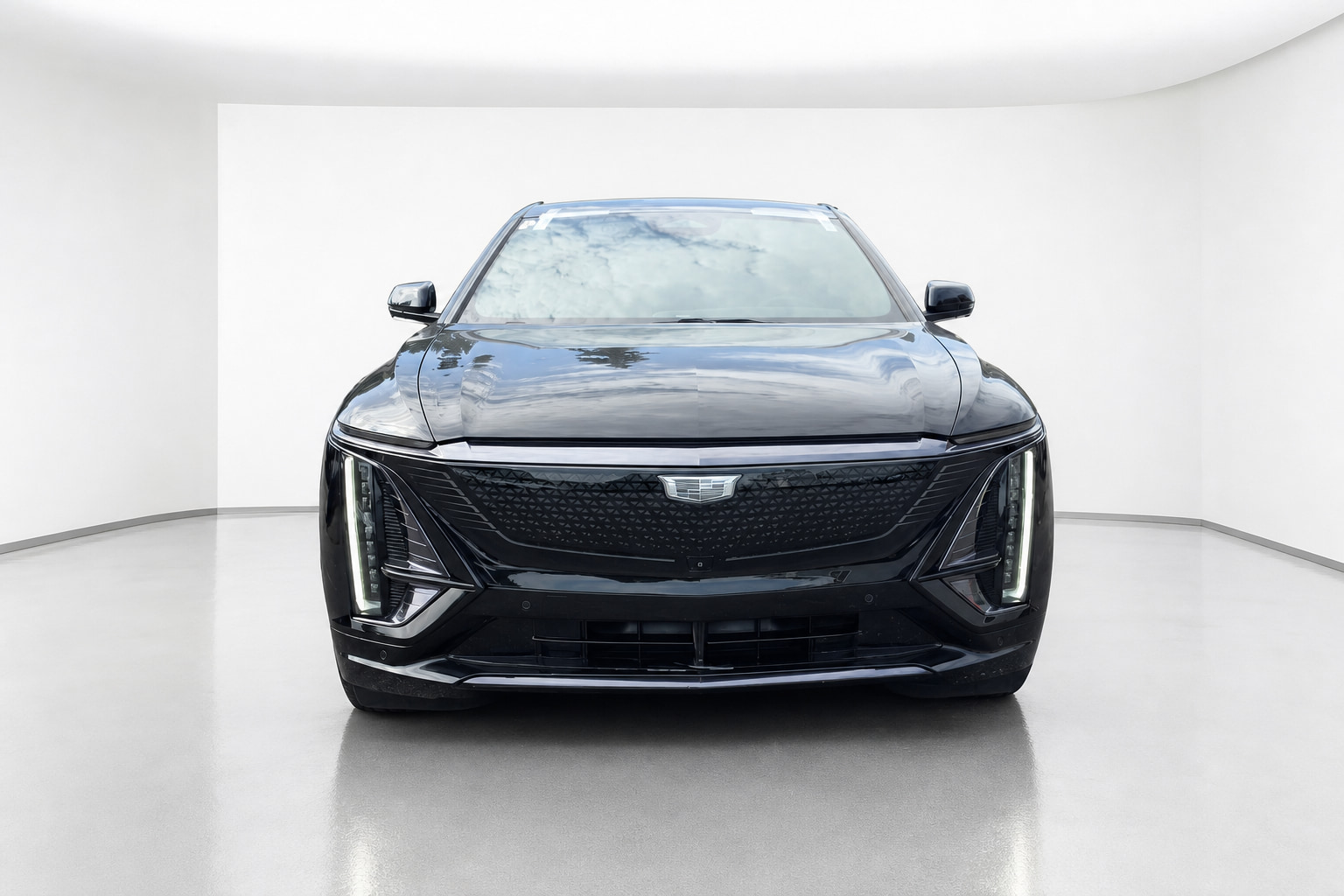 2024 Cadillac Lyriq — view 2