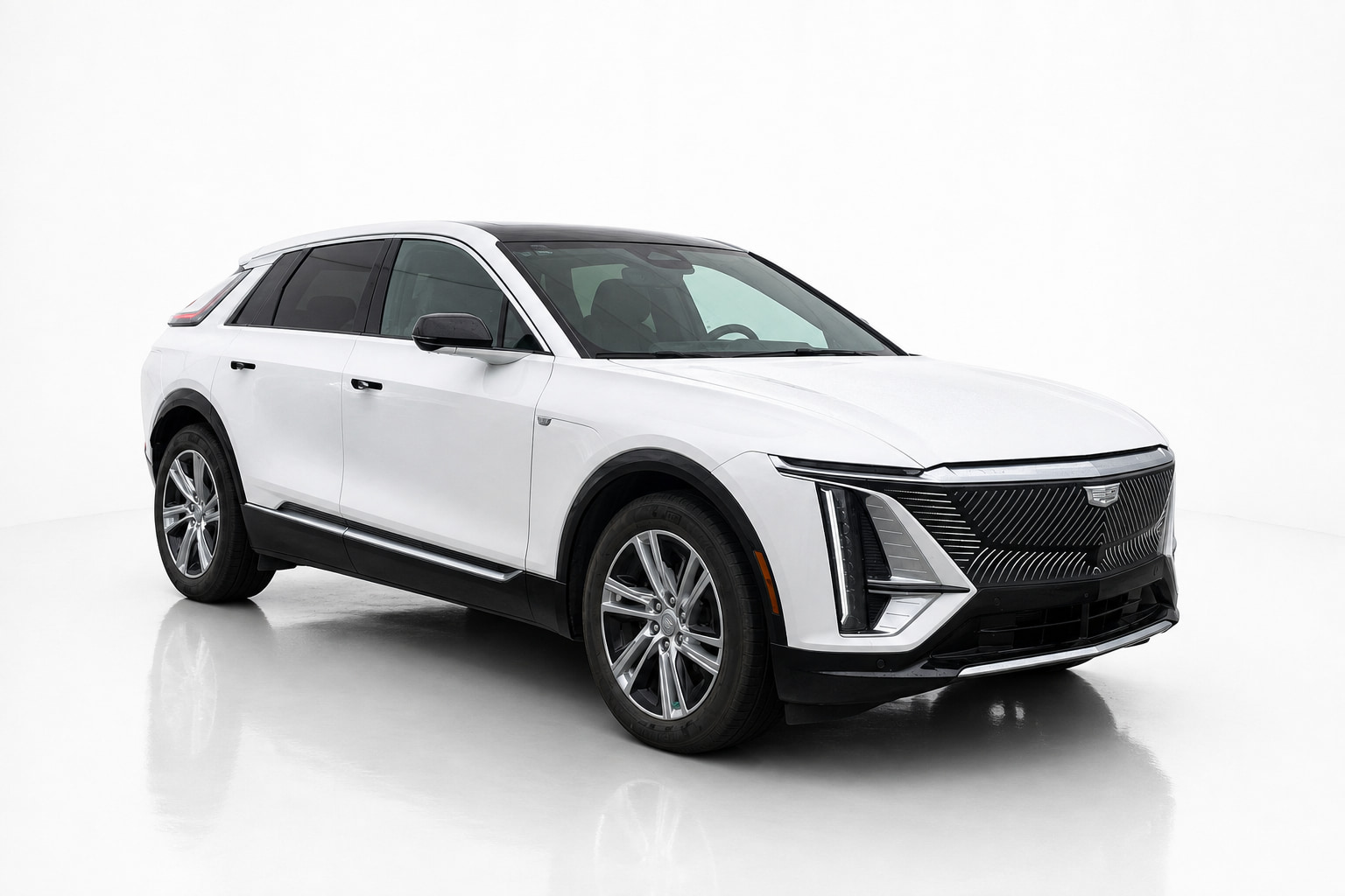2024 Cadillac Lyriq — view 2