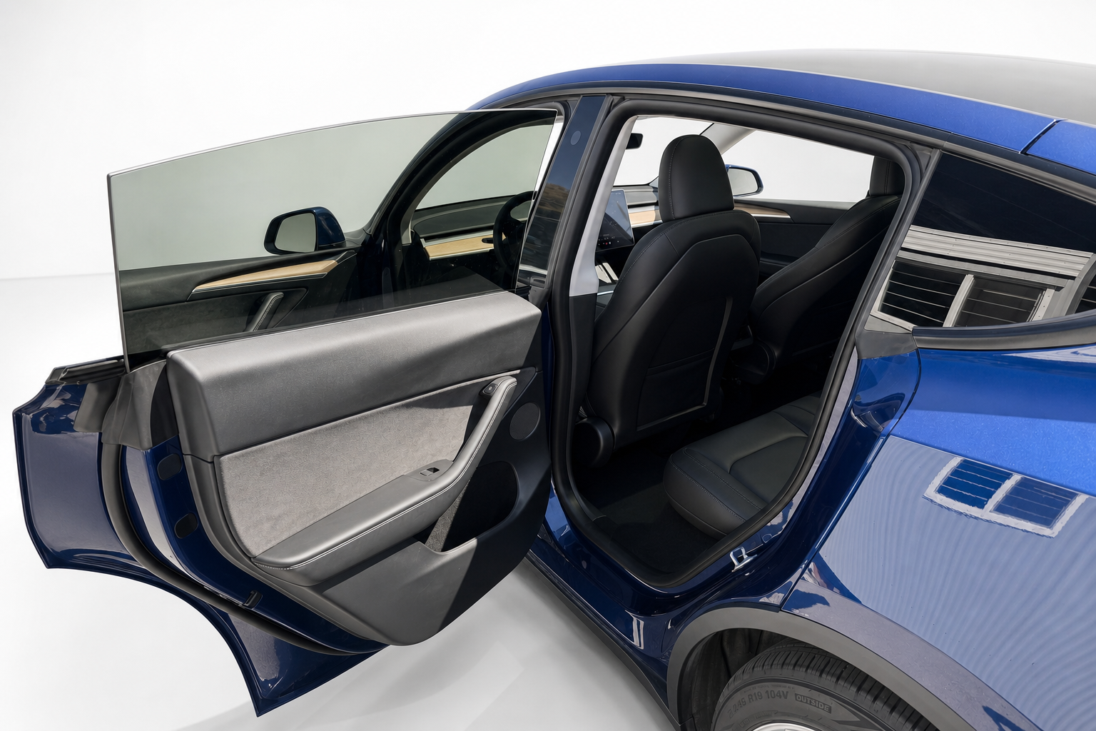 2023 Tesla Model Y — view 12