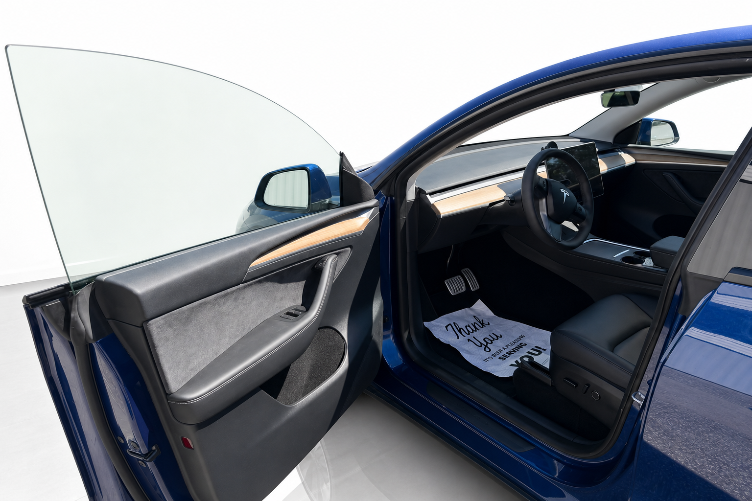 2023 Tesla Model Y — view 9