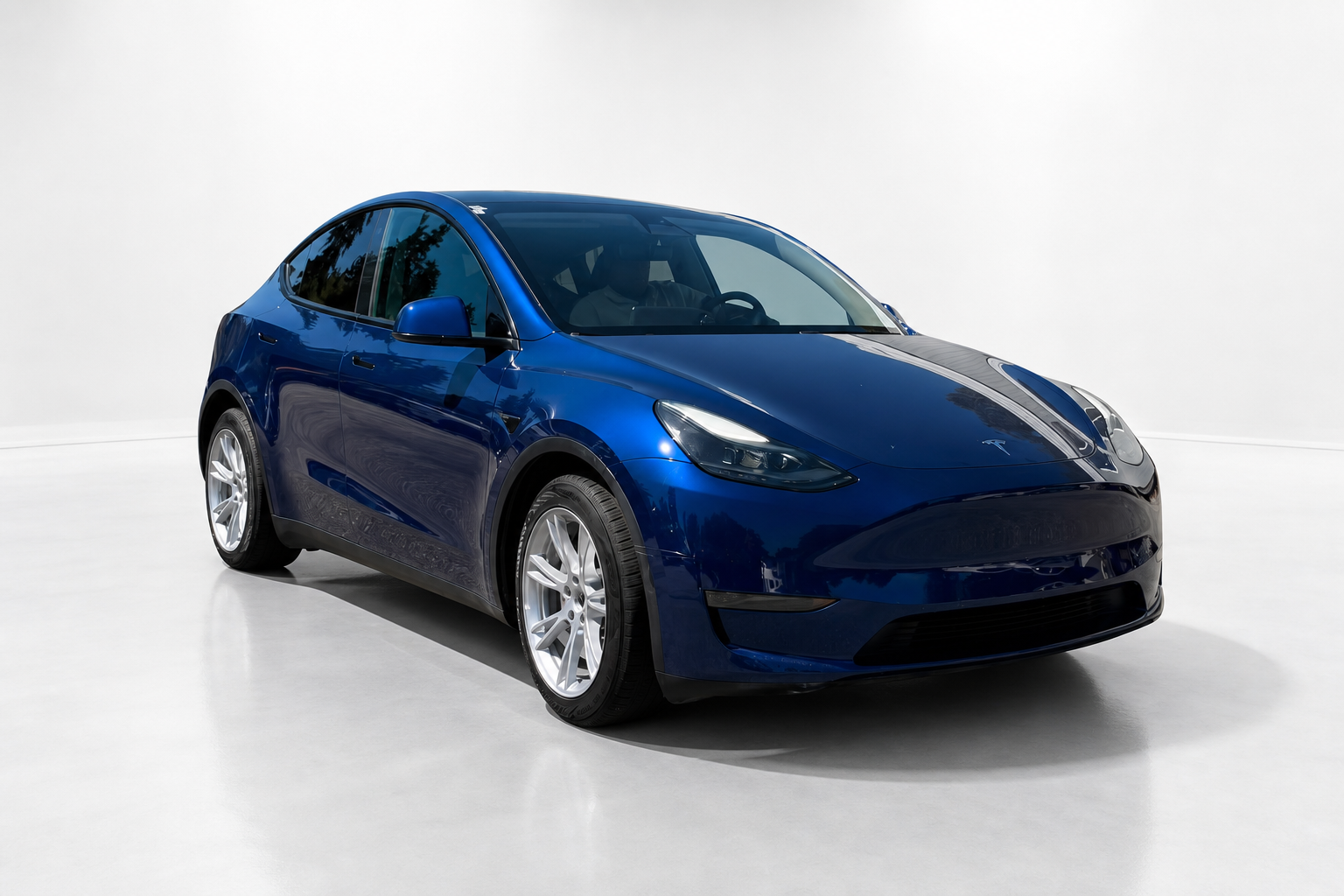 2023 Tesla Model Y — view 3