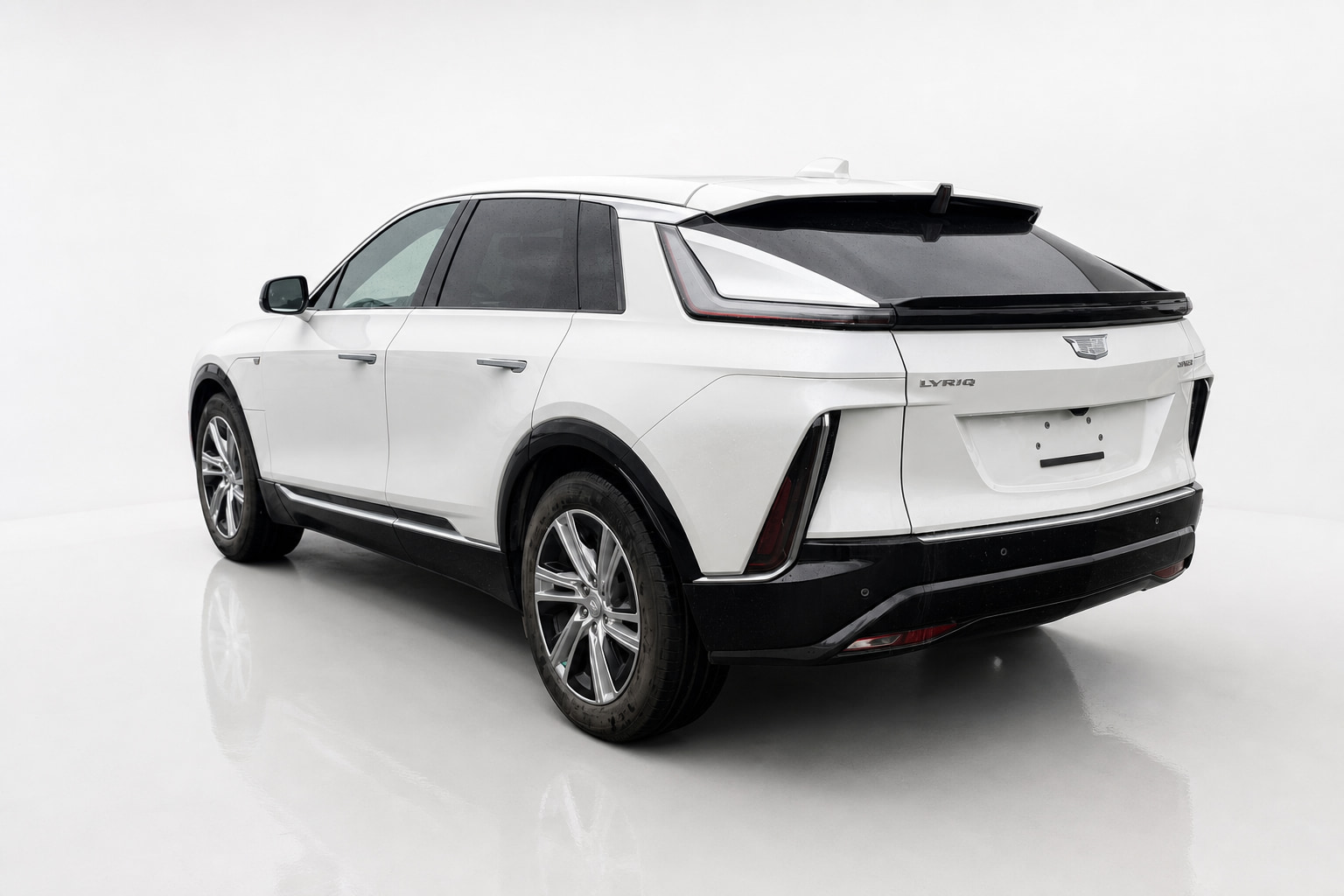 2024 Cadillac Lyriq — view 6