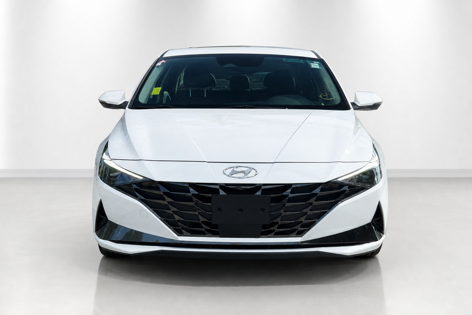 2023 Hyundai Elantra Hybrid — view 2