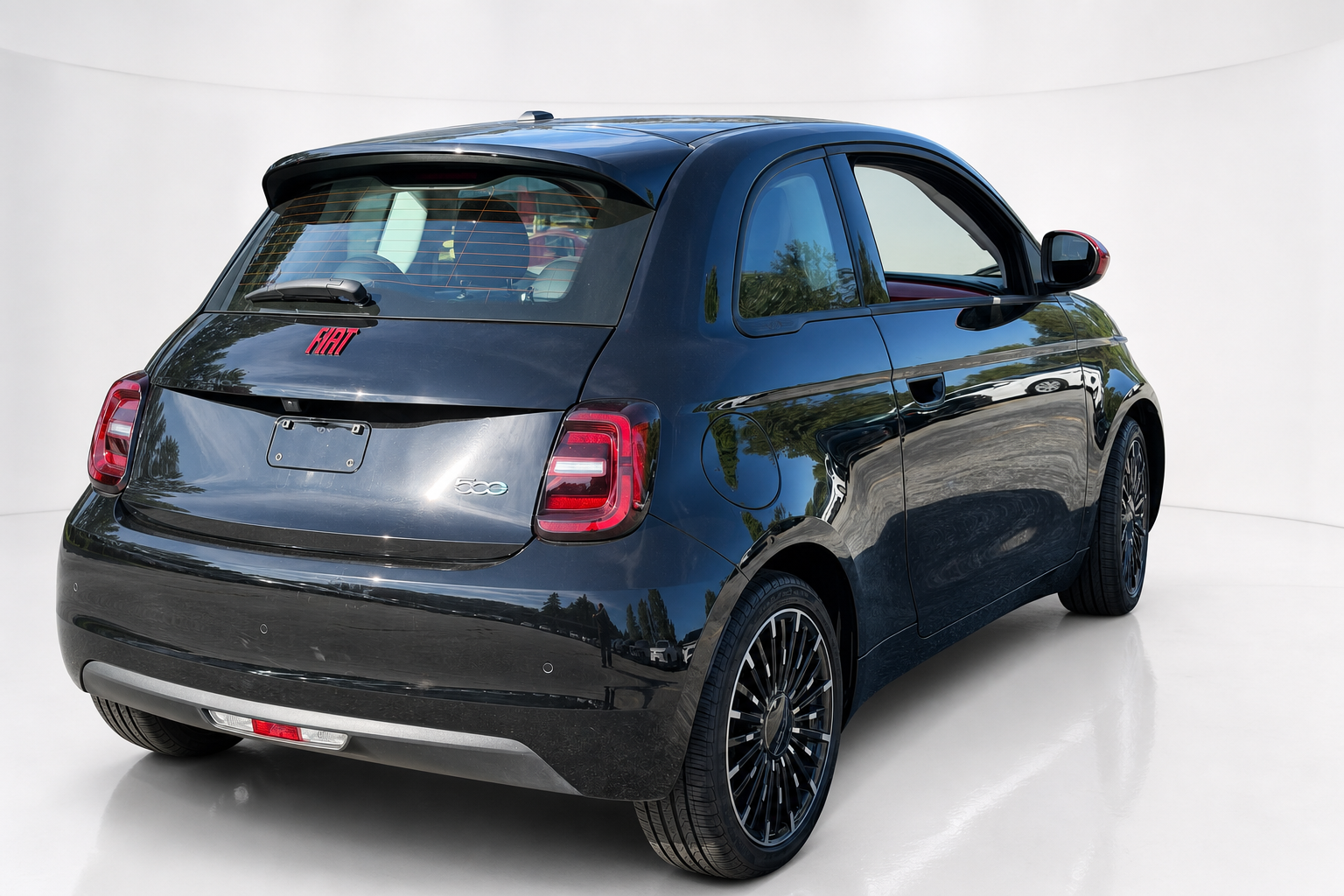 2024 Fiat 500e — view 4