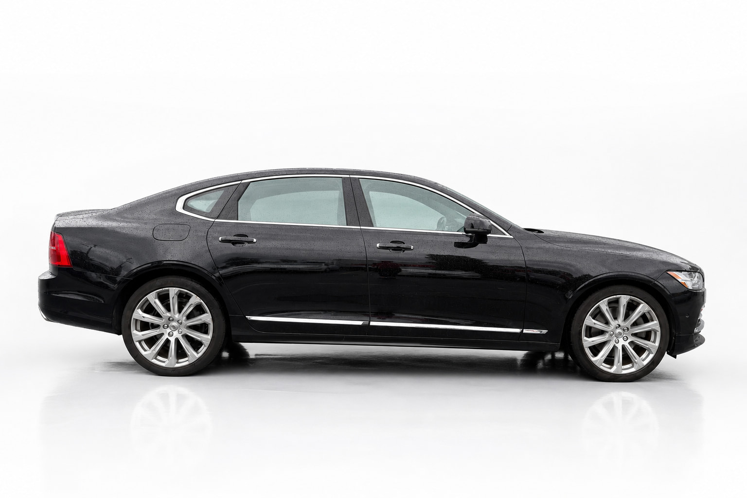 2020 Volvo S90 Plug-in Hybrid — view 3