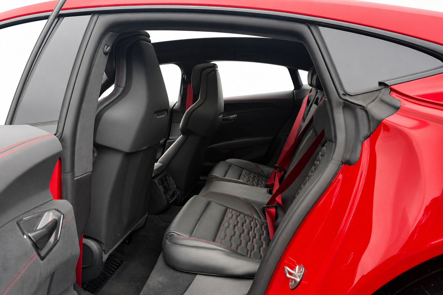 2025 Audi RS e-tron GT — view 9