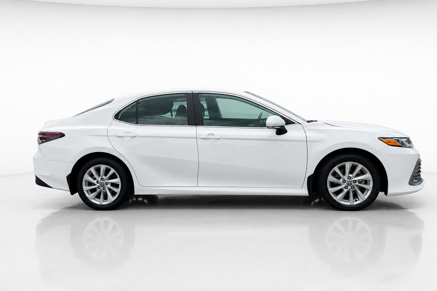 2024 Toyota Camry Hybrid — view 4