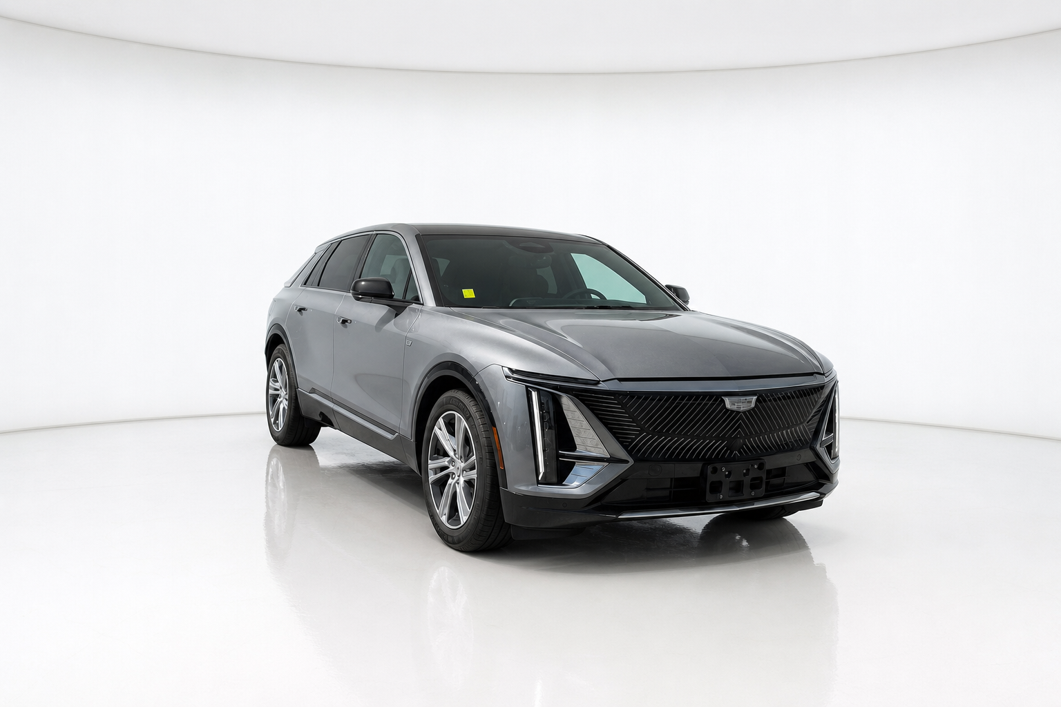 2024 Cadillac Lyriq — view 3