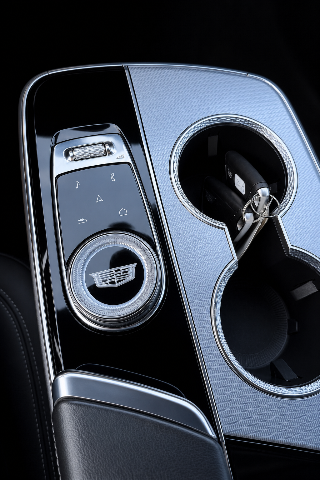 2024 Cadillac Lyriq — view 11