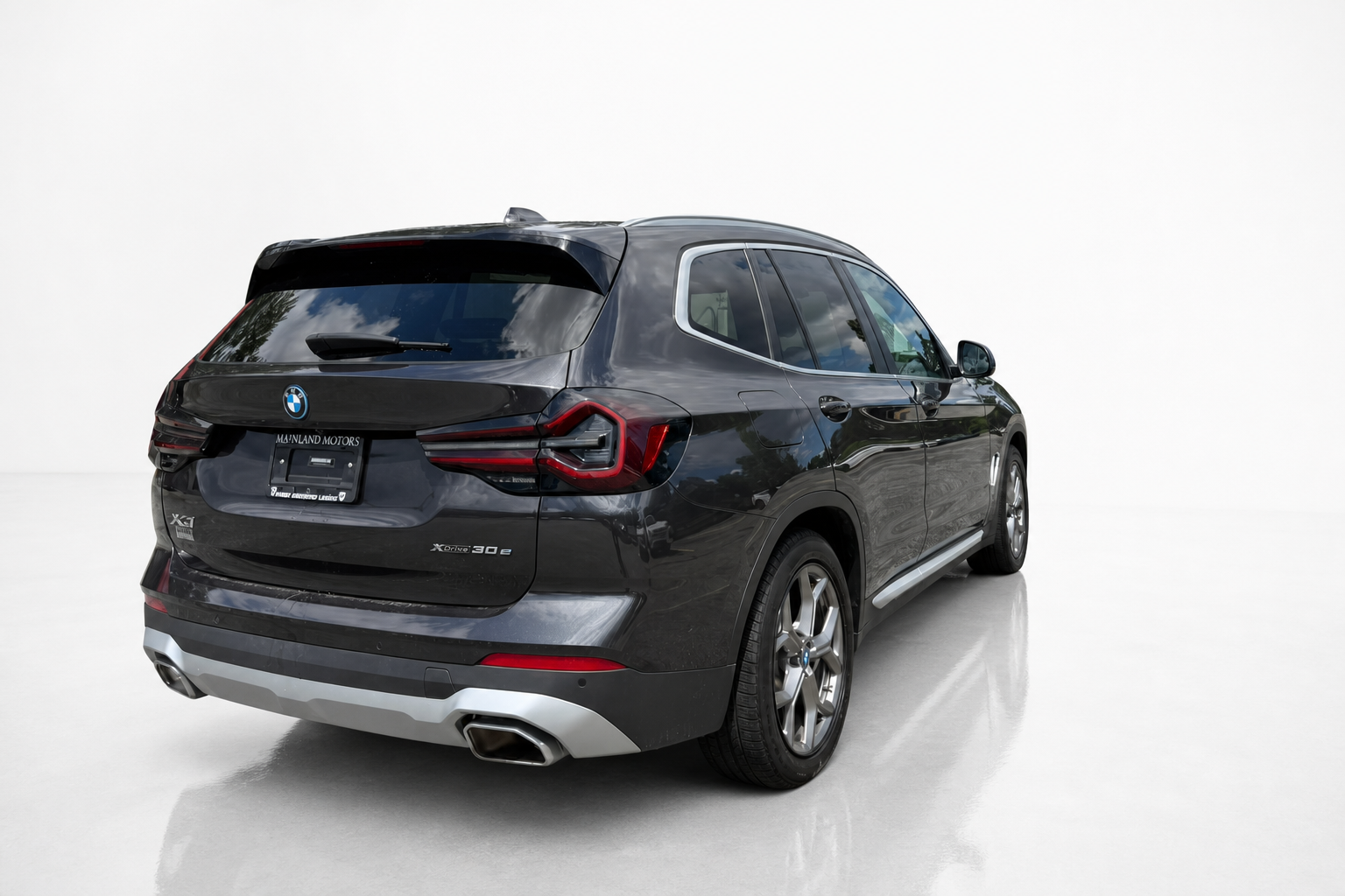 2023 BMW X3 xDrive30E — view 4