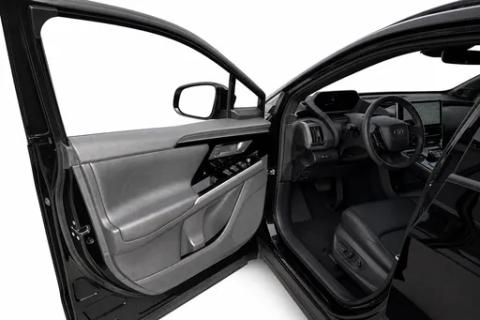 2025 Toyota bZ4X — view 15