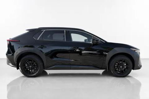2025 Toyota bZ4X — view 4