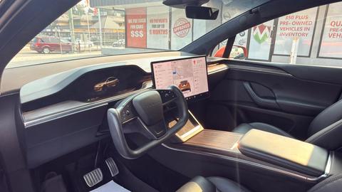 2023 Tesla Model X — view 7