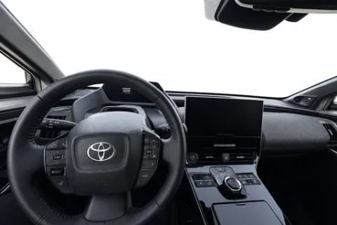 2025 Toyota bZ4X — view 10