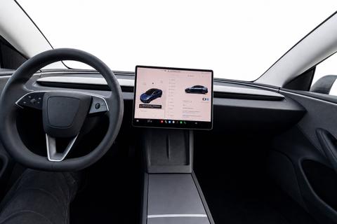 2025 Tesla Model 3 — view 9