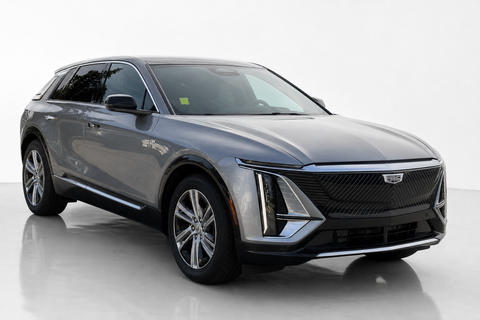 2024 Cadillac Lyriq — view 3