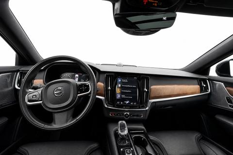 2020 Volvo S90 Plug-in Hybrid — view 9