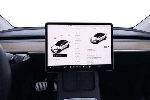 2022 Tesla Model Y — view 12