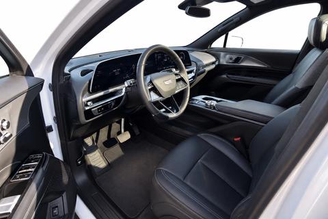 2024 Cadillac Lyriq — view 7