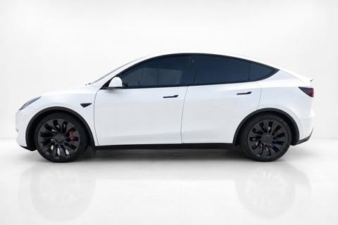 2022 Tesla Model Y — view 3