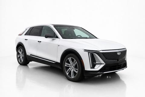 2024 Cadillac Lyriq — view 2