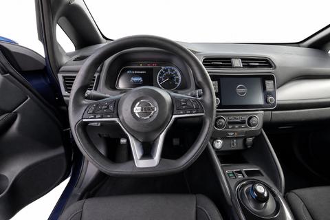 2022 Nissan Leaf Hatchback — view 8