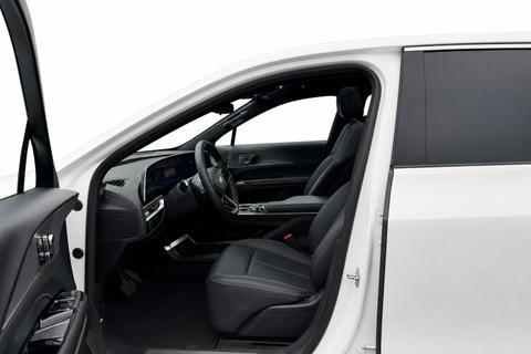 2024 Cadillac Lyriq — view 12
