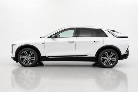 2024 Cadillac Lyriq — view 4