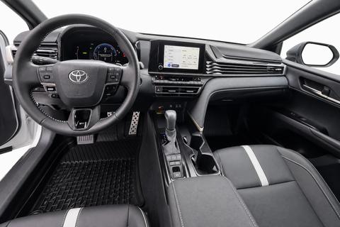 2026 Toyota Camry Sedan — view 9